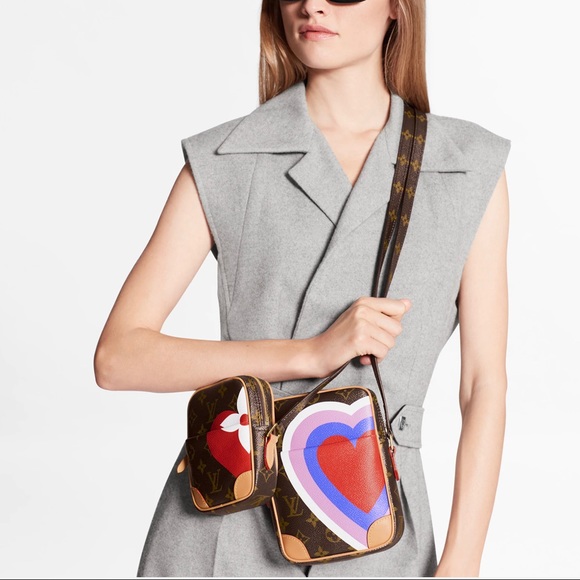 ❤️BRAND NEW LV GAME ON PANAME SET❤️ - Picture 2 of 16